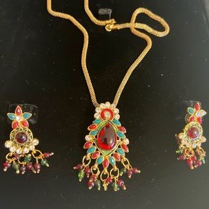 Beautiful Indian/ Pakistani earrings and pendant set with thick chain.
